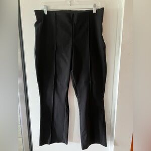 High Wasted Women’s Black Cropped Pants; EUC